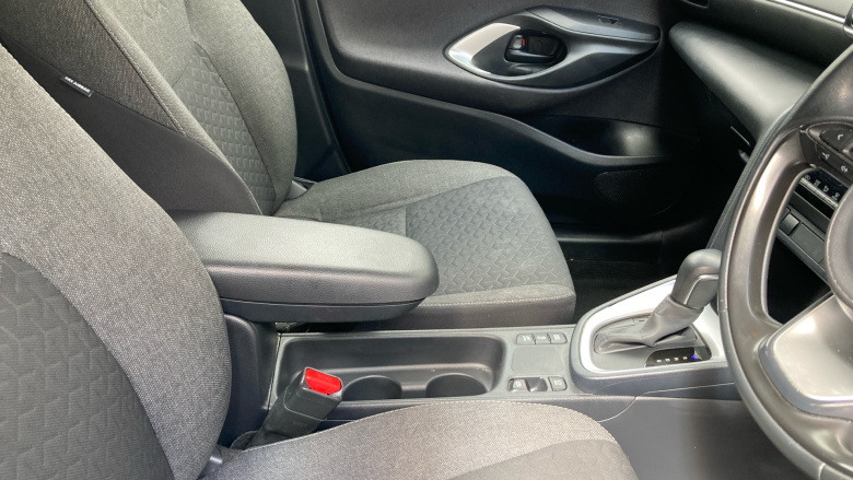 Toyota Yaris Cross 1.5 Hybrid Design 5dr CVT Hybrid Estate